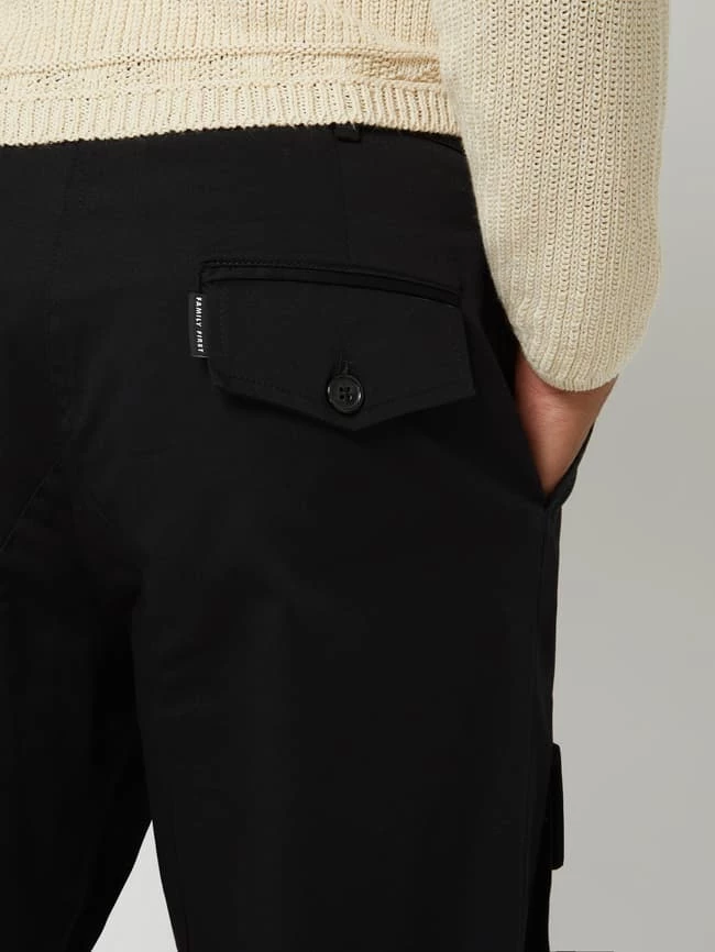 Family First Milano Cargohose Mit Stretch-Anteil - Schwarz 3 Family First Milano Cargohose Mit Stretch-Anteil - Schwarz – Bild 3