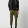 Alpha Industries Cargohose Mit Label-Details Modell 'Twill' - Olivgrün -BE EDGY Shop 8p24ak1i951l8dqc918jid9i9d234khm9da58l1i84qj2k2f6175chih9d2j6ca1a56j6h246l9l8dag953m4ob575h32phhckrj6d9k6kp38e1g65gj0p3669i36e9l6sp3cc8
