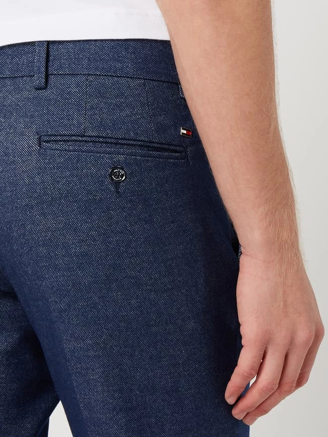 Tommy Hilfiger Straight Fit Chino Mit Stretch-Anteil Modell 'Denton' - Blau Meliert 3 Tommy Hilfiger Straight Fit Chino Mit Stretch-Anteil Modell 'Denton' - Blau Meliert – Bild 3