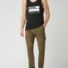 Guess Slim Fit Cargohose Mit Stretch-Anteil Modell "New Kombat" - Olivgrün -BE EDGY Shop 9kq3aki7959k2eah9p7kocqc70ql6j9i714j4e2b6d444cqa9cr36ha86t65adqjal9l8hpo6l34ql269d3m8dr165imaopp6pj32ohk65hj4oj46ksm4d356oq30cr171hjgco