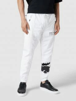 Lacoste Trackpants Mit Motiv-Print - Weiß -BE EDGY Shop acp4kj2magpl0ha66sql8iii8tb4uhae64ojee9m692kskqe618jgl2f919j8hq4610k8iqj611kmhqb893j8cj3cgr68eb365j32ohkcksmae1ocgr6cp1p6dhjadhh65j30pg