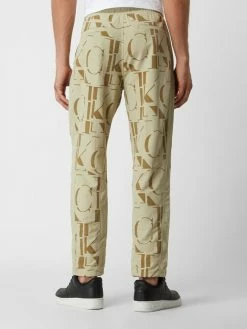 Calvin Klein Jeans Easy Pants Mit Logo-Muster - Kitt -BE EDGY Shop ah0l2di88p6j2l1l6pal0g9pa8r4mia59spjglil8h134dii9h7jie2b8go4uj259pa4oci384pkih2ial3jad1j74q6cpj6c9i30c9k60r6ce1g61i36or6c9hj8pj5cgq3cc8