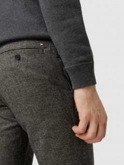 Tommy Hilfiger Straight Fit Chino Mit Stretch-Anteil - Mittelgrau -BE EDGY Shop ap34igie9l83cghi8h2lck9g84qjcd2m6ss4sd1j99aj0kqe71a4ulhm8koj2ka5a974sh269cr38l2b753m2p9k65i34chp6kpm2c1k6di62ob668r34dpg61im4chh60qm8co